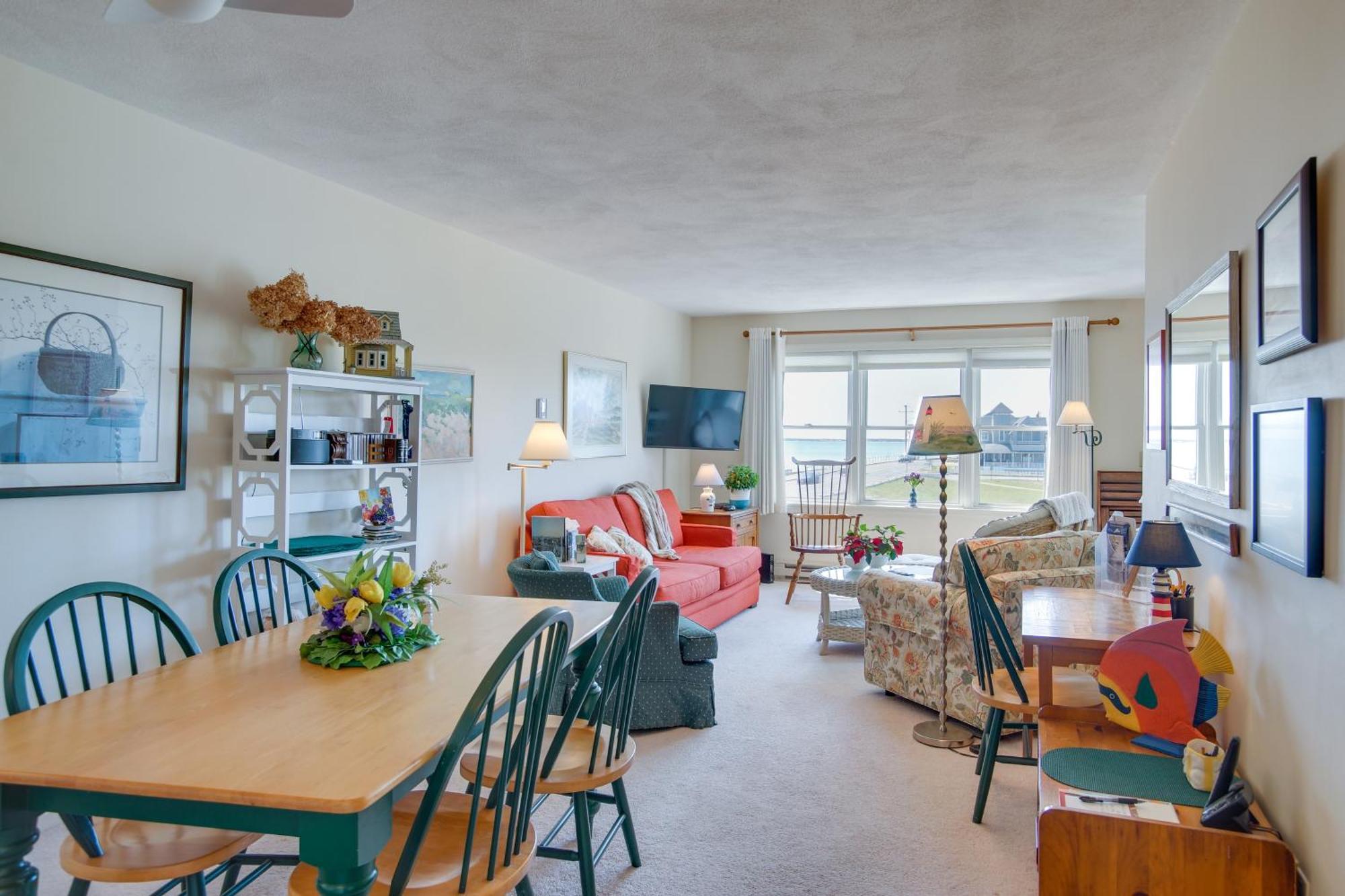 Breezy Oak Bluffs Condo - Steps To Inkwell Beach! Экстерьер фото