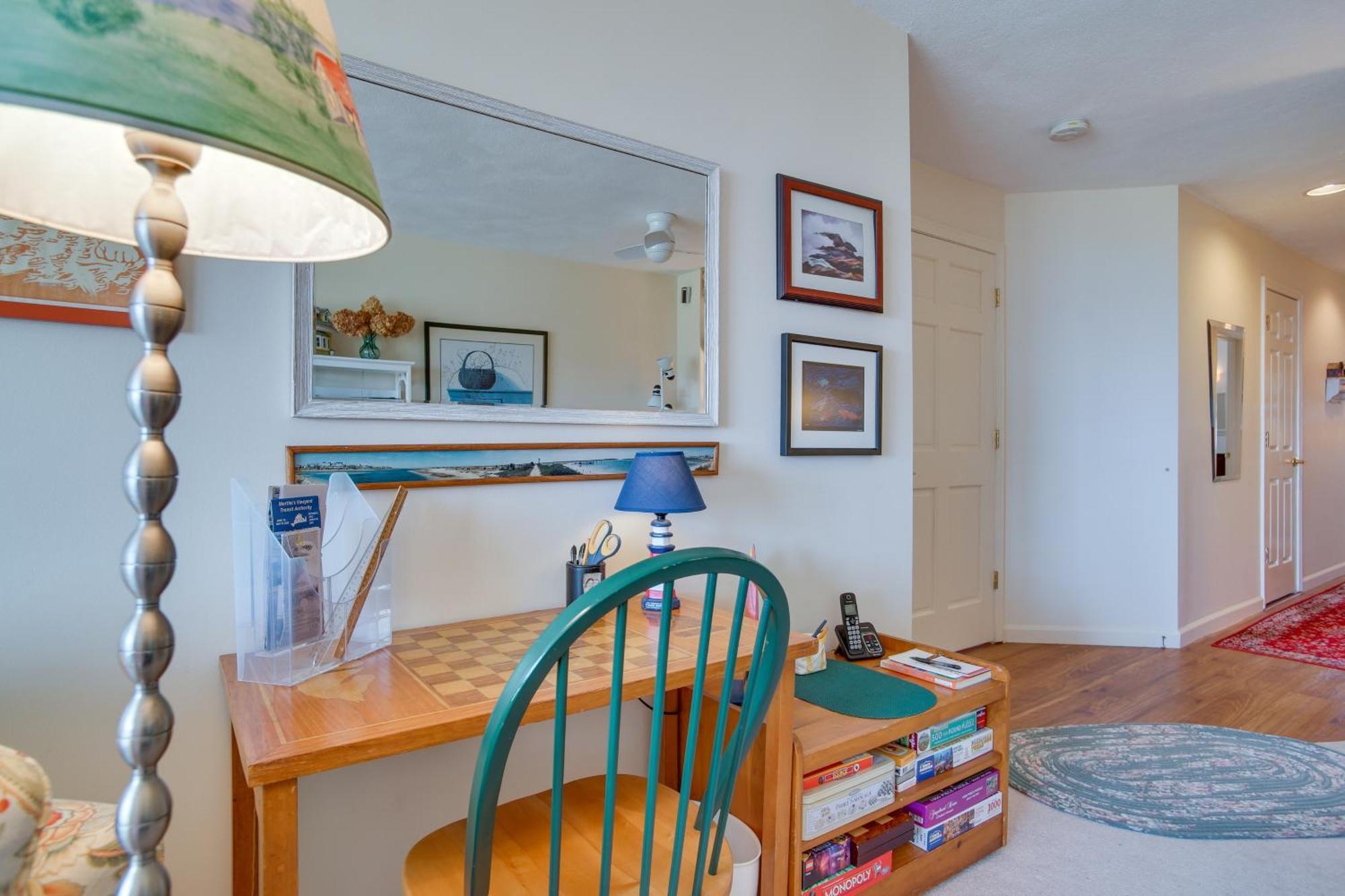 Breezy Oak Bluffs Condo - Steps To Inkwell Beach! Экстерьер фото
