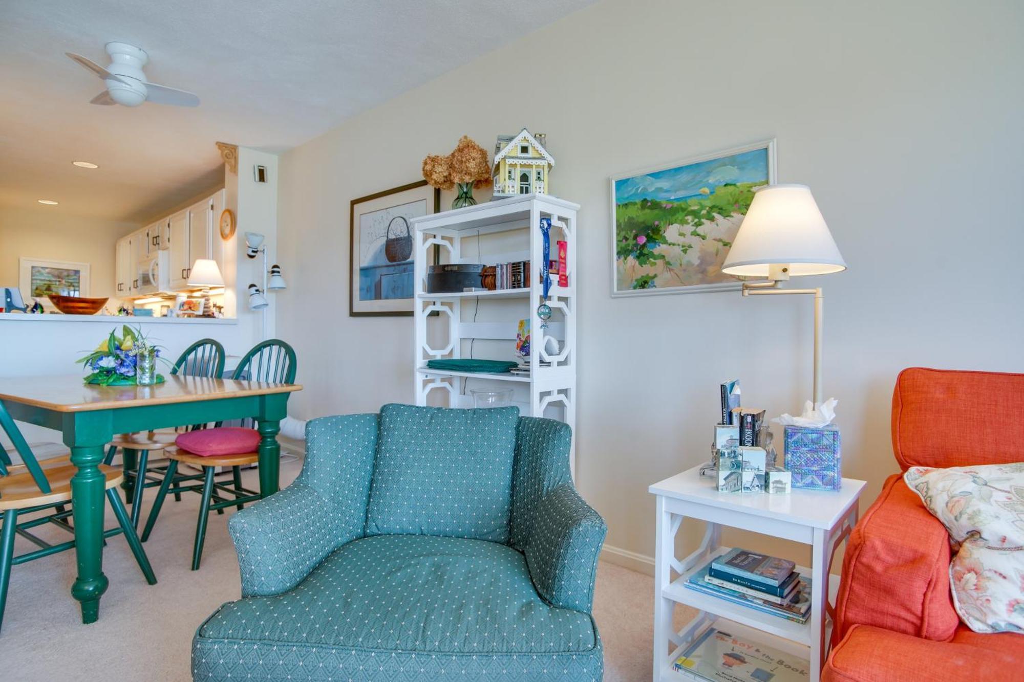 Breezy Oak Bluffs Condo - Steps To Inkwell Beach! Экстерьер фото