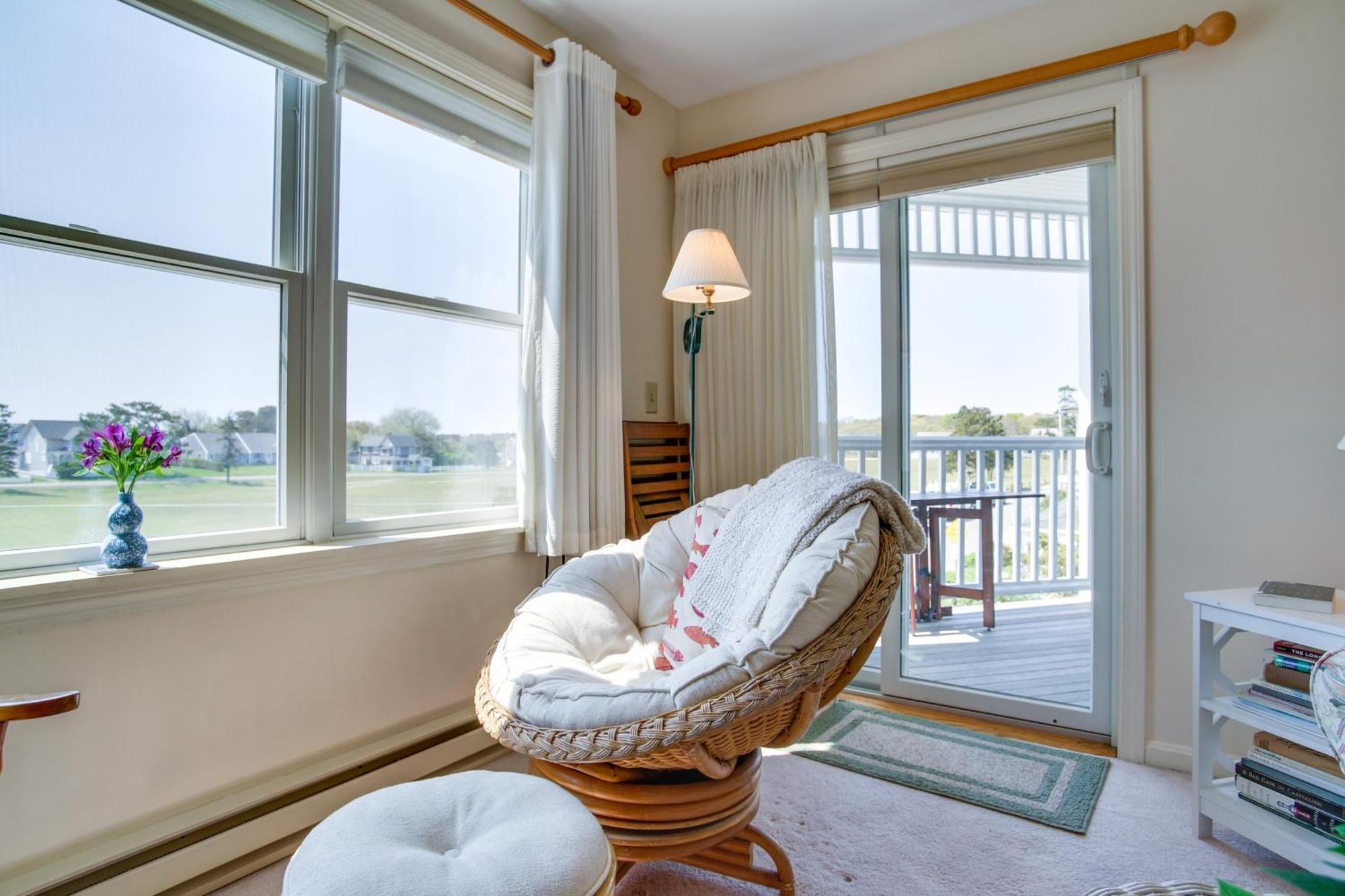 Breezy Oak Bluffs Condo - Steps To Inkwell Beach! Экстерьер фото