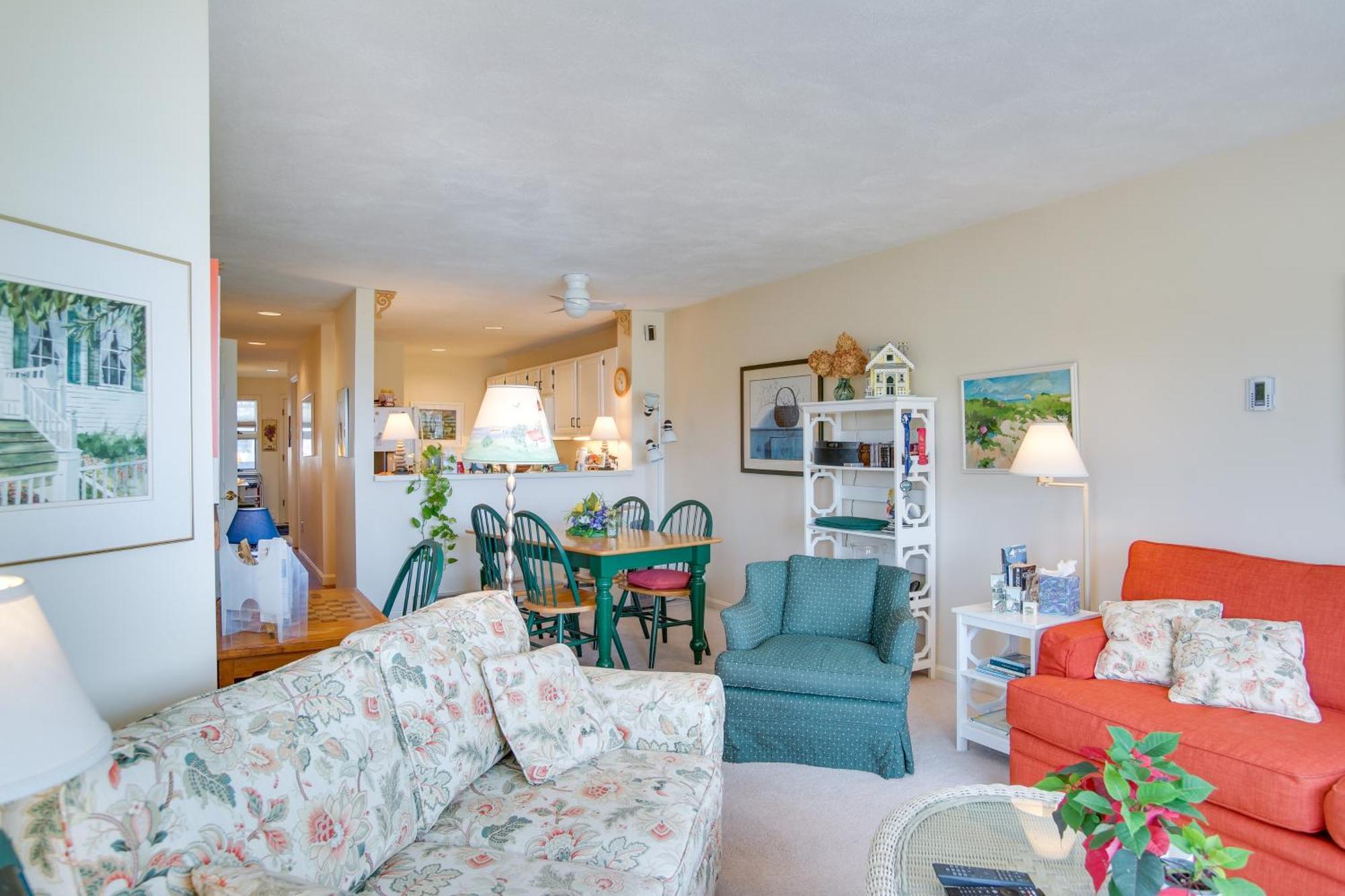 Breezy Oak Bluffs Condo - Steps To Inkwell Beach! Экстерьер фото